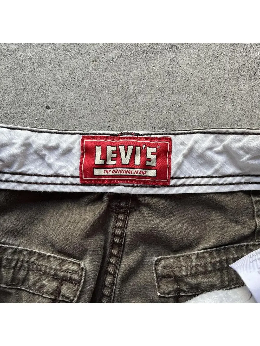 Levis size 32